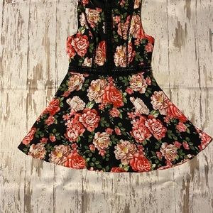 This dress is absolutely stunning. And makes you feel like a princess!!